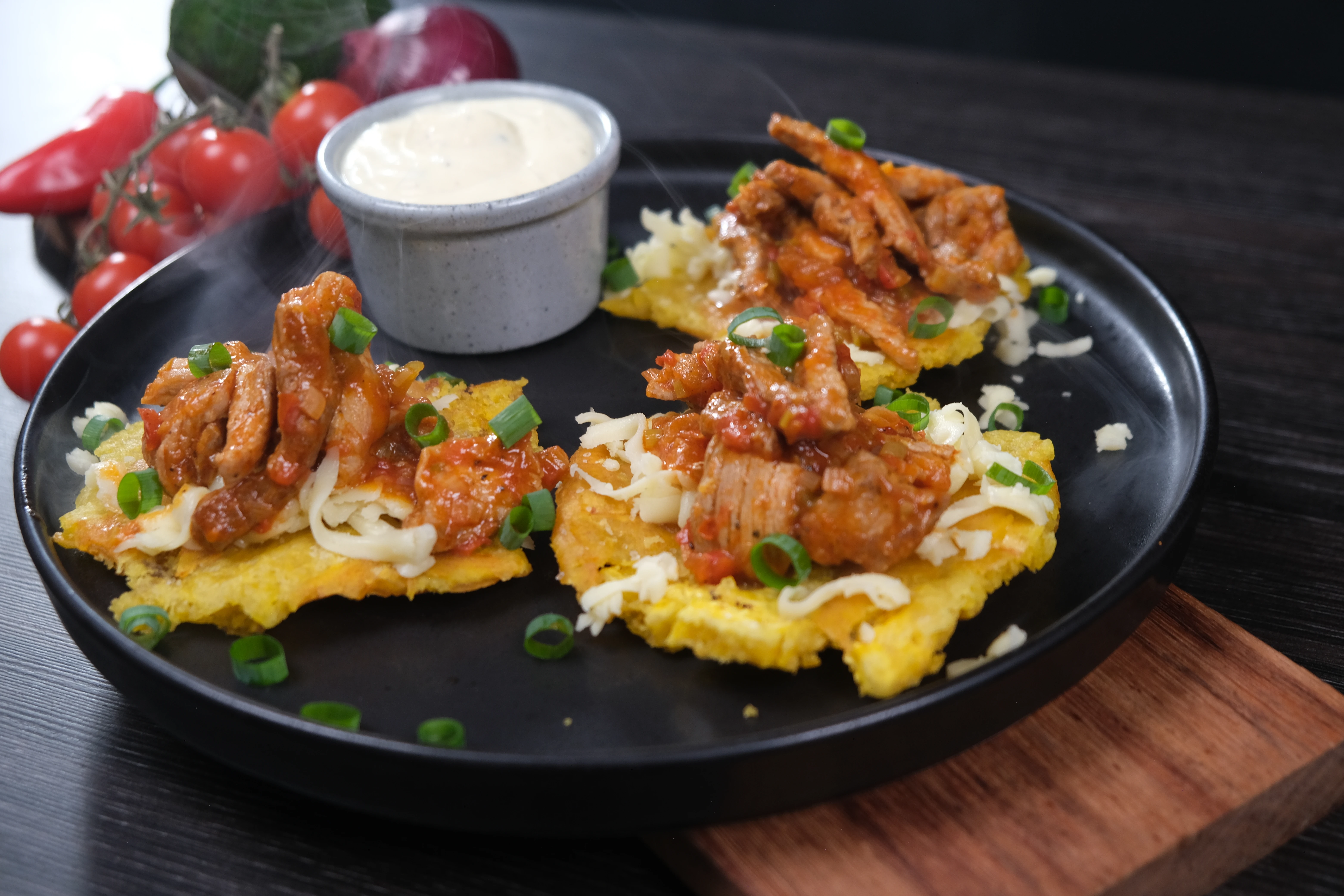 Fajitas de Pierna de Cerdo Colombiano con Patacón y Hogao