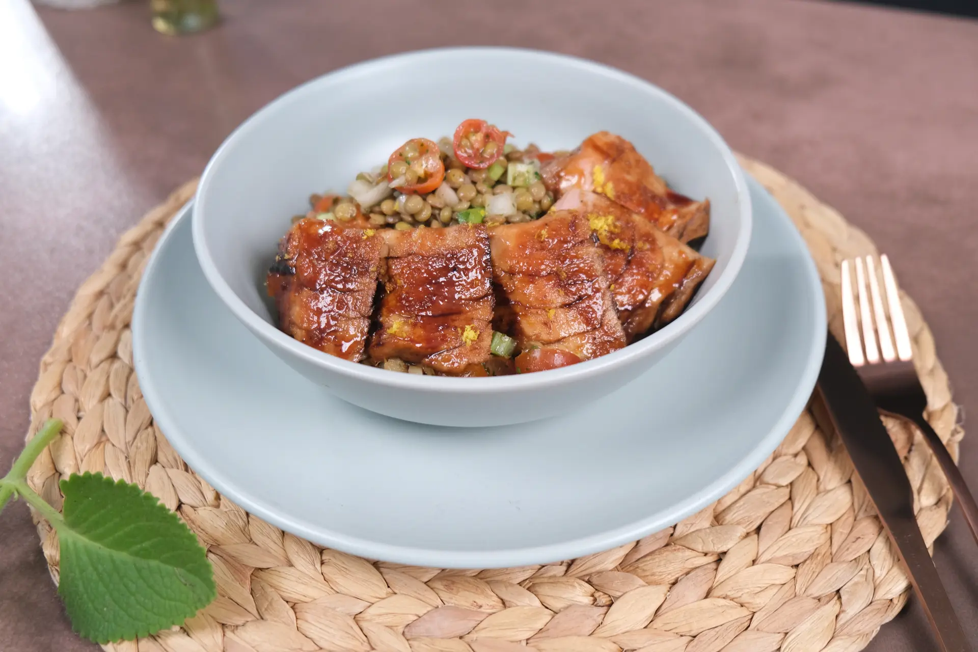 Solomillo de cerdo con ensalada de lentejas